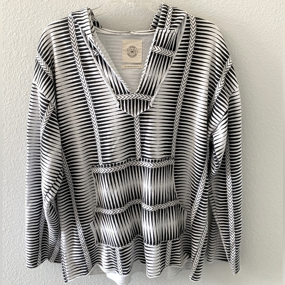 URBAN OUTFITTERS - Black and White Oversized Pull Over Jacket - Size Small